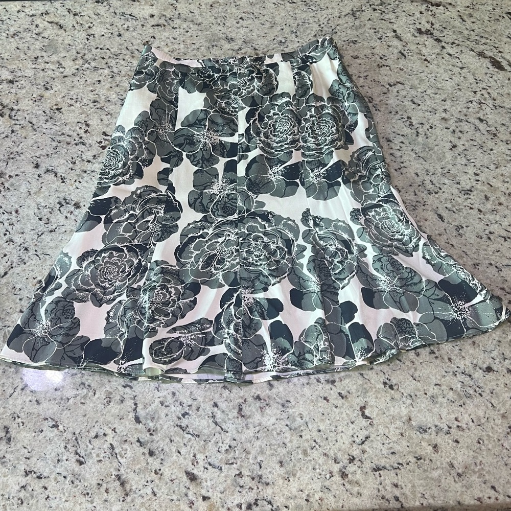 Banana Republic A-Line Skirt in Black and Cream Floral